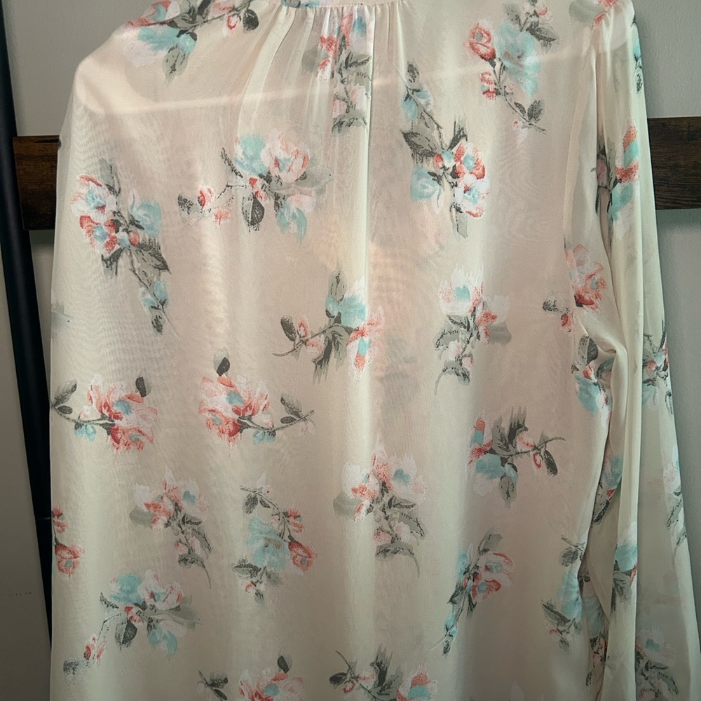 GREAT CONDITION The Limited Floral Blouse Size XL - Picture 3 of 3